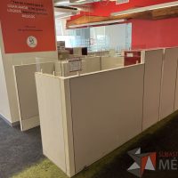 Lote 004 - Estación de trabajo para 7 personas, incluye 7 Credenzas, 7 Gabinetes Verticales y 7 Gavetas - Haworth - Imagen 7