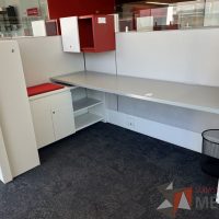 Lote 004 - Estación de trabajo para 7 personas, incluye 7 Credenzas, 7 Gabinetes Verticales y 7 Gavetas - Haworth - Imagen 3