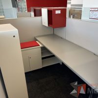 Lote 004 - Estación de trabajo para 7 personas, incluye 7 Credenzas, 7 Gabinetes Verticales y 7 Gavetas - Haworth - Imagen 2