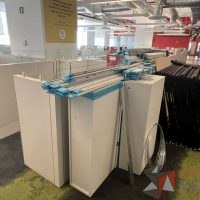 Lote 016 - Estación de trabajo para 4 personas, incluye 4 Credenzas, 4 Gabinetes Verticales y 4 Gavetas - Haworth - Imagen 2