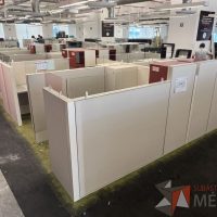 Lote 012 - Estación de trabajo para 9 personas, incluye 9 Credenzas, 9 Gabinetes Verticales y 9 Gavetas - Haworth - Imagen 3