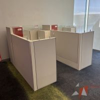 Lote 022 - Estación de trabajo para 2 personas incluye 2 Credenzas, 2 Gabinetes Verticales y 2 Gavetas - Haworth - Imagen 3