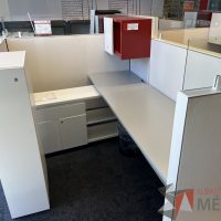 Lote 006 - Estación de trabajo para 4 personas, incluye 4 Credenzas, 4 Gabinetes Verticales y 4 Gavetas - Haworth - Imagen 6