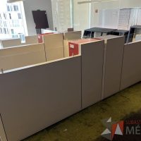 Lote 006 - Estación de trabajo para 4 personas, incluye 4 Credenzas, 4 Gabinetes Verticales y 4 Gavetas - Haworth - Imagen 5
