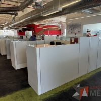 Lote 007 - Estación de trabajo para 14 personas incluye 14 Credenzas, 14 Gabinetes  y 14 Gavetas - Haworth - Imagen 6