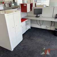 Lote 008 - Estación de trabajo para 4 personas incluye 4 Credenzas, 4 Gabinetes  y 4 Gavetas - Haworth - Imagen 5