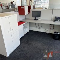 Lote 008 - Estación de trabajo para 4 personas incluye 4 Credenzas, 4 Gabinetes  y 4 Gavetas - Haworth