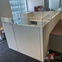 Lote 020 - Estación de trabajo para 2 personas gerencial incluye 1 Credenza, 1 Gabinete y 2 archiveros verticales - Haworth - Imagen 4