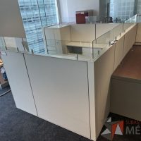 Lote 020 - Estación de trabajo para 2 personas gerencial incluye 1 Credenza, 1 Gabinete y 2 archiveros verticales - Haworth - Imagen 5