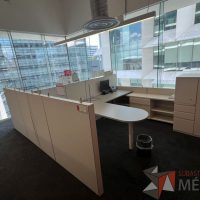 Lote 021 - Estación de trabajo para 2 personas gerencial incluye 1 Credenza, 1 Gabinete - Haworth - Imagen 4
