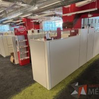 Lote 024 - Estación de trabajo para 8 personas incluye 8 Credenzas, 8 Gabinetes y 8 Gavetas - Haworth - Imagen 8