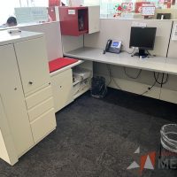 Lote 027 - Estación de trabajo para 3 personas incluye 3 Credenzas, 3 Gabinetes y 3 Gavetas - Haworth - Imagen 7