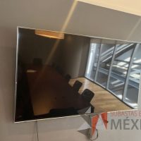 Lote 089 -Pantalla 75"