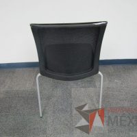Lote 674 - Silla fija, respaldo en malla y asiento en tela color negro - Imagen 5