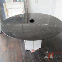 Lote 001 - Mesa de trabajo circular con cubierta tipo mármol