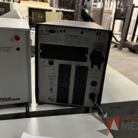 Lote 050 - 12 UPS diferentes modelos, marca GE, TOSHIBA, APC 1500 y CDP - Imagen 58