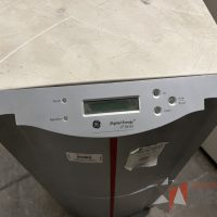 Lote 050 - 12 UPS diferentes modelos, marca GE, TOSHIBA, APC 1500 y CDP - Imagen 21