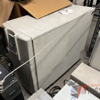 Lote 050 - 12 UPS diferentes modelos, marca GE, TOSHIBA, APC 1500 y CDP - Imagen 22