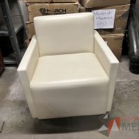 Lote 051 - 56 Sillones de 1 plaza tipo piel diferentes colores - Imagen 11