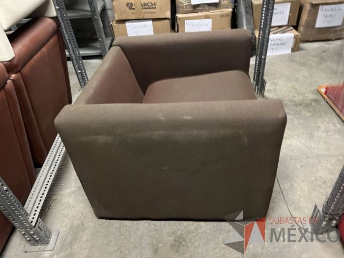 Lote 051 - 56 Sillones de 1 plaza tipo piel diferentes colores - Imagen 20