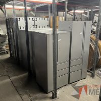 Lote 001 - 8 Gabinetes metálicos diferentes modelos - Imagen 7