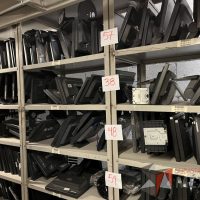 Lote 074 - 300 Pantallas Ti sin base, marca: Lenovo, View Sonic y Dell - Imagen 17