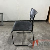 Lote 009 - Silla fija, asiento y respaldo en plástico color negro - Imagen 5