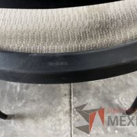 Lote 011 - 5 Sillas fijas, respaldo en plástico color negro y asiento en tela color verde - Imagen 9