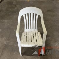 Lote 024 - 2 Sillas fijas, asiento y respaldo en plástico color blanco  - Imagen 2