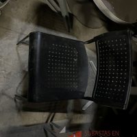 Lote 009 - Silla fija, asiento y respaldo en plástico color negro - Imagen 9