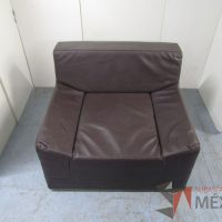Lote 003 - Sillón de 1 plaza tipo piel color café