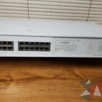 Lote 067 - Switch con 24 puertos