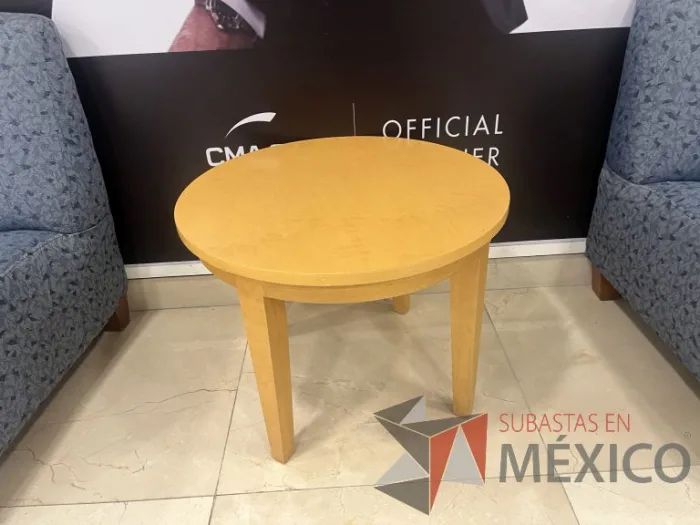 Lote 009 - Mesa de apoyo circular color madera - Imagen 3