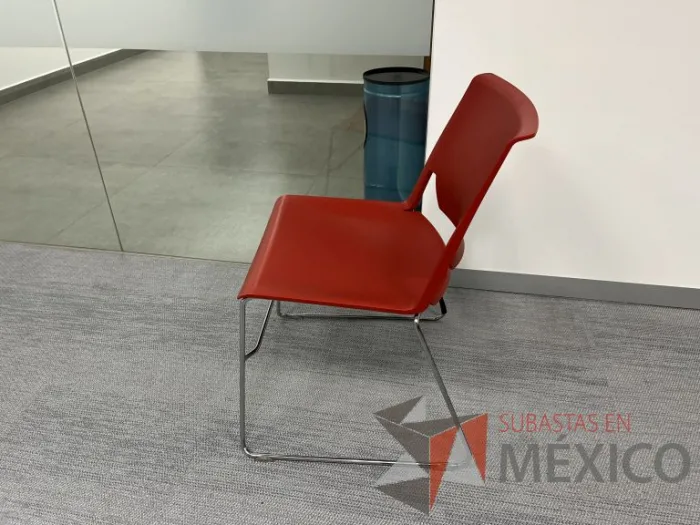 Lote 019 - 2 Sillas de comedor color rojo - Imagen 3