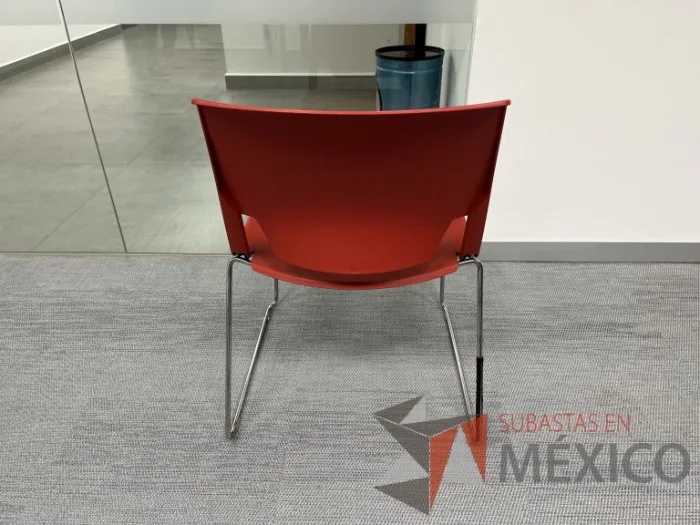 Lote 019 - 2 Sillas de comedor color rojo - Imagen 4