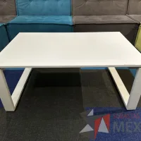 Lote 026 - Mesa de apoyo rectangular