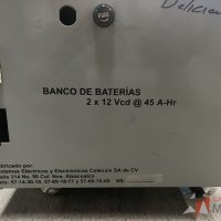 Lote 052 - 6 Bancos de baterías, 35 Baterías de 12 V y 3 Baterías de 6 V - Imagen 6