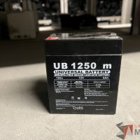 Lote 052 - 6 Bancos de baterías, 35 Baterías de 12 V y 3 Baterías de 6 V - Imagen 12