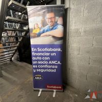 Lote 048 - 3 Stand publicitarios plegables, 4 Banners publicitarios roll up y 11 Banners publicitarios portátiles - Imagen 9