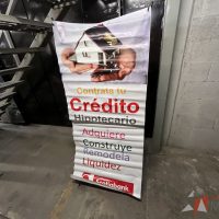 Lote 048 - 3 Stand publicitarios plegables, 4 Banners publicitarios roll up y 11 Banners publicitarios portátiles - Imagen 15