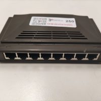Lote 033 - Switch Fast Ethernet de 8 puertos - Steren