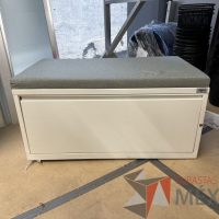 Lote 101 - Archivero metálico horizontal con 1 cajón con cojín color azul