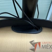 Lote 008 - Escritorio en escuadra con archivero de pedestal de 3 cajones, con orificios para cable - Imagen 13