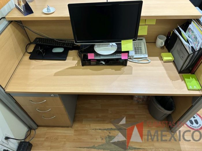 Lote 004 - Mueble de recepción, con archivero de pedestal de 3 cajones y repisa  - Imagen 7