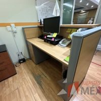 Lote 004 - Mueble de recepción, con archivero de pedestal de 3 cajones y repisa  - Imagen 8