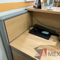 Lote 004 - Mueble de recepción, con archivero de pedestal de 3 cajones y repisa  - Imagen 9