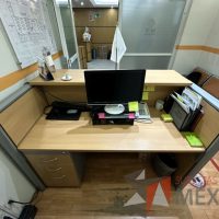 Lote 004 - Mueble de recepción, con archivero de pedestal de 3 cajones y repisa  - Imagen 13
