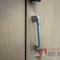 Lote 038 - Gabinete de 2 puertas y con 1 entrepaño - Imagen 4