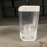 Lote 003 - 12 Termómetros digitales, 5 Despachadores de gel y 41 Torres metálicas para colocar despachador de gel - Imagen 19