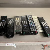 Lote 004 - Lote con 8 Controles Remotos y 62 Pantallas de TV - Imagen 134